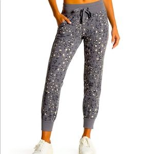 Z by Zella Replay patterned slim Jogger pants
